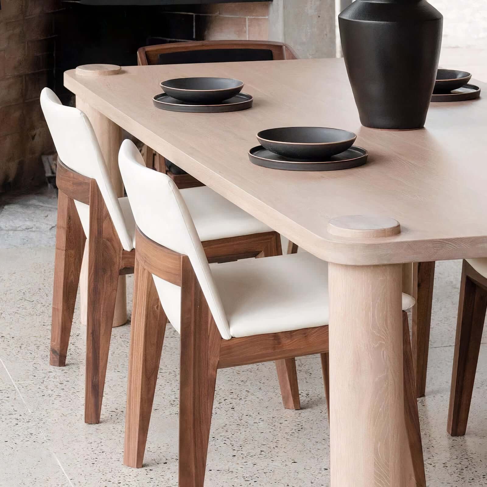 LILIA DINING TABLE