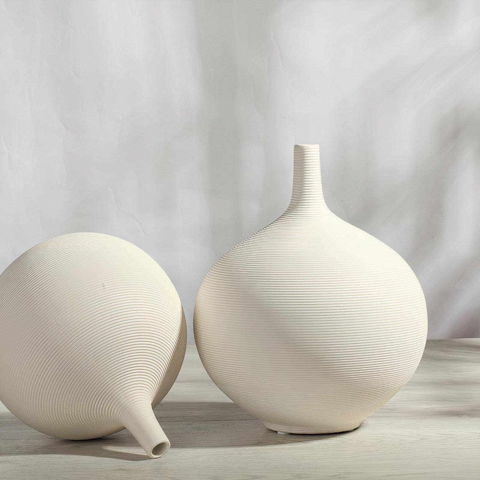 ARIYA VASE