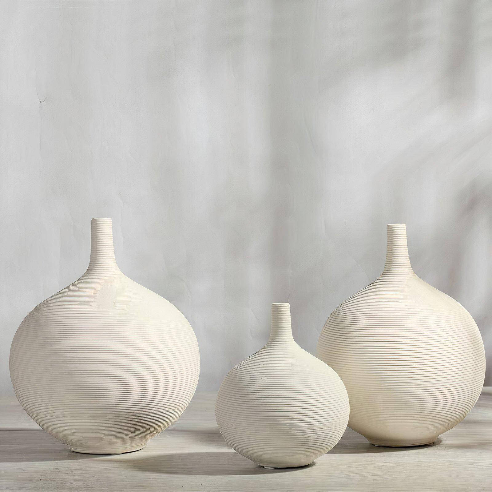 ARIYA VASE