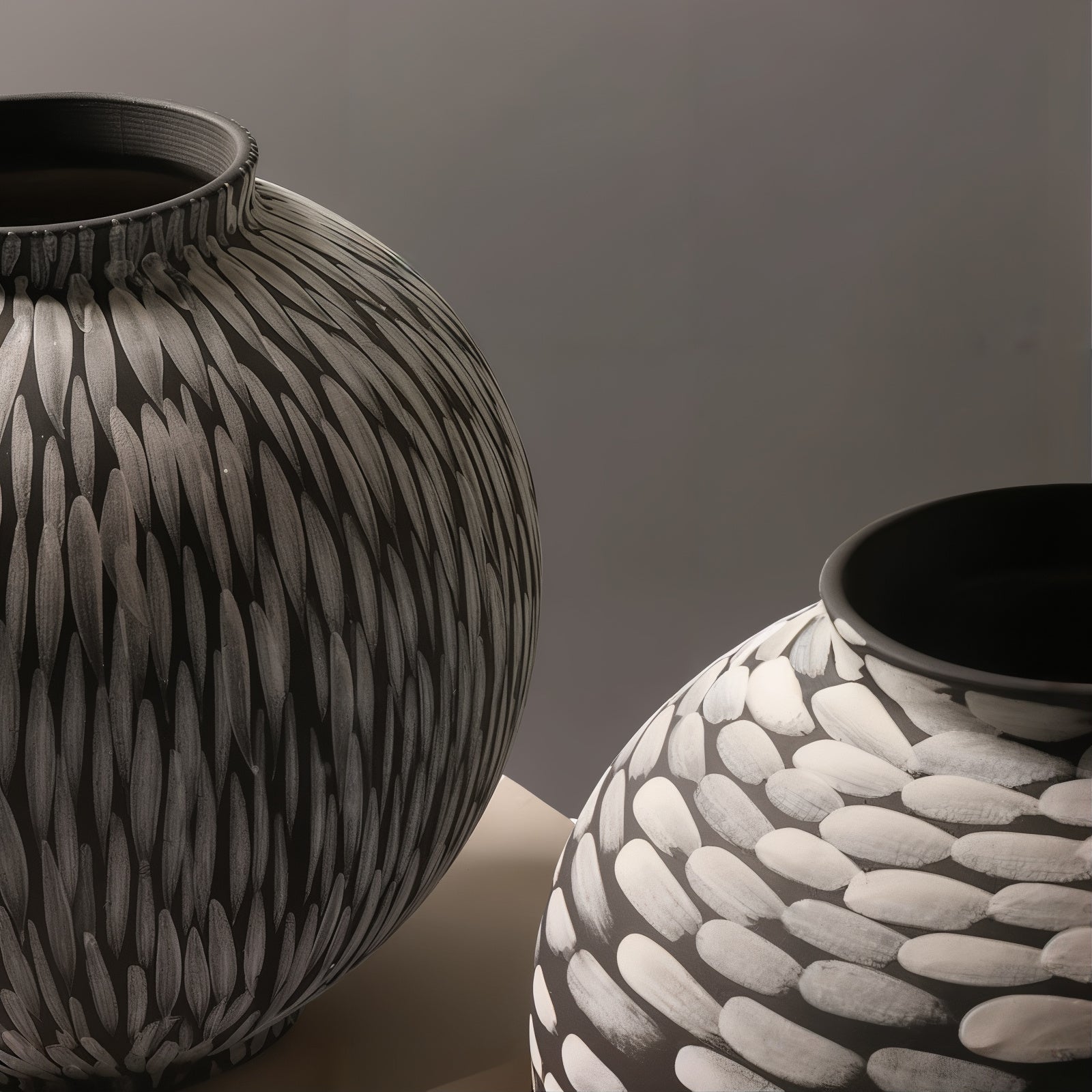 MINGXIA CERAMIC VASE