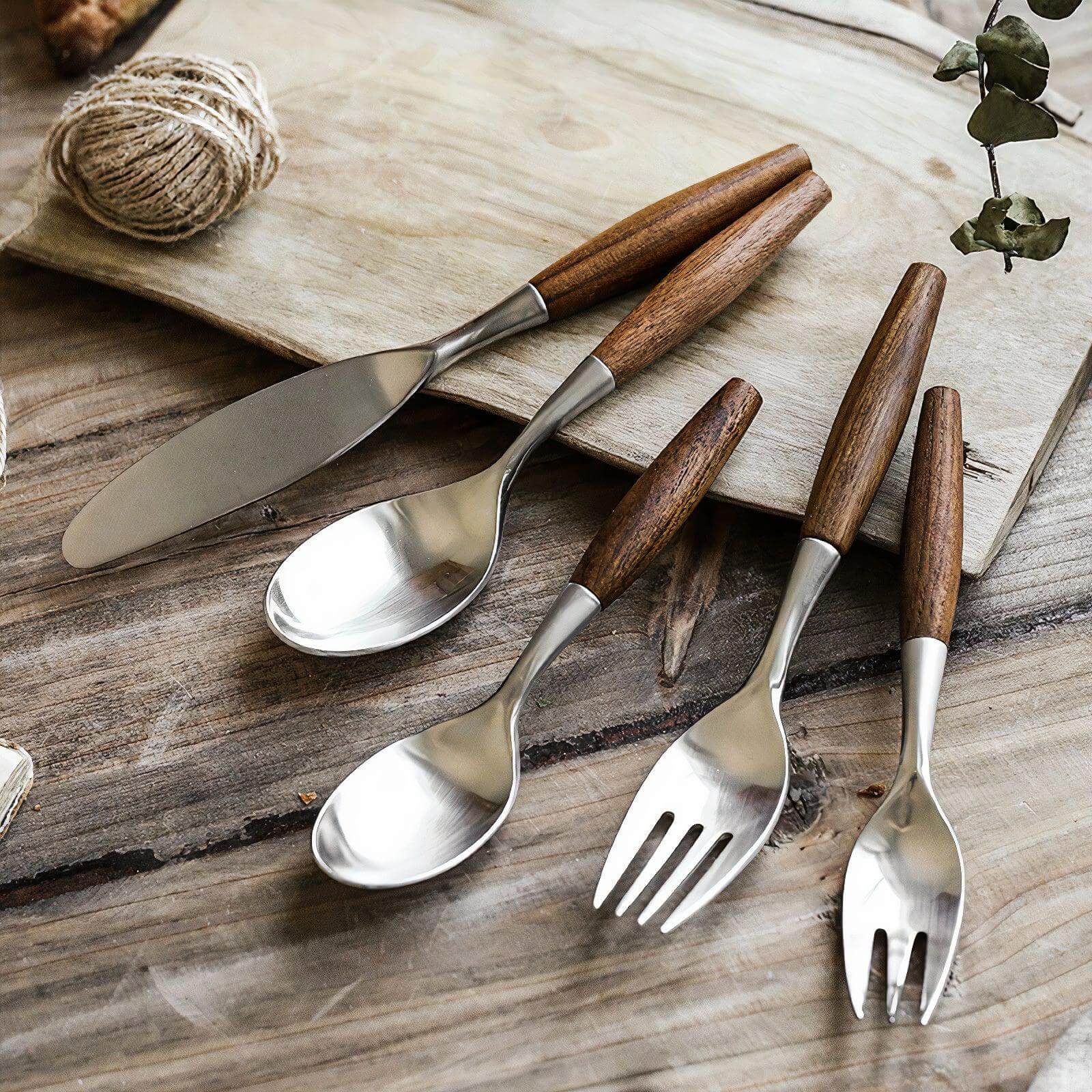 LUZ FLATWARE